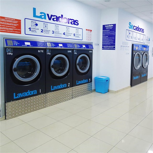 Lava tus prendas en nuestra lavandería autoservicio en Ares